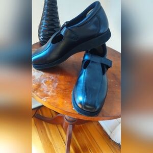 Drew T-strap Orthopedic Shoe